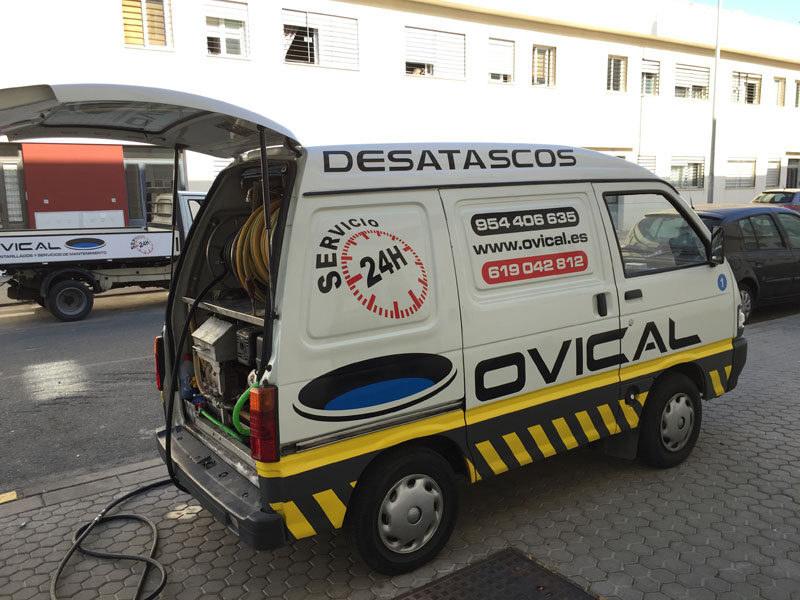 Desatasco de tubería en comunidad de vecinos